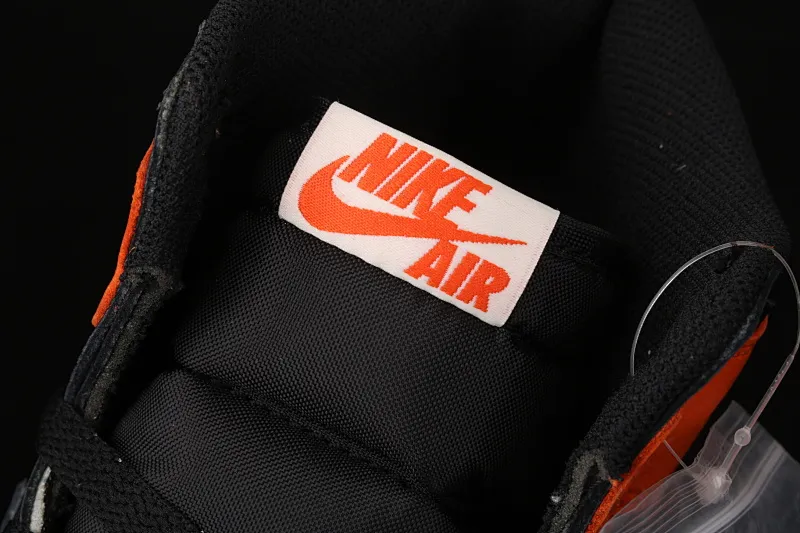 All categories Air Jordan Jordan series basketball shoes Air Jordan 1 High pure original version Air Jordan 1 Retro High OG AJ1 Joe 1 black orange white smashed backboard 555088-005